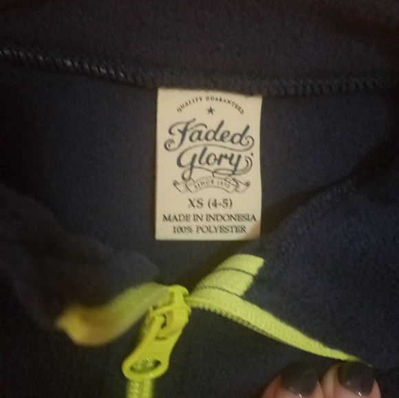 Size 4-5 Blue Fleece Pull Over - Picture 3 of 3
